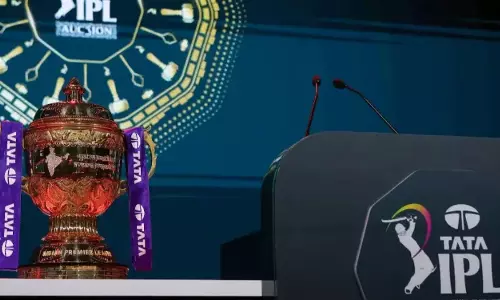 ఐపీఎల్ -19 మినీ వేలం.. ఈసారి ఈ క్రికెట‌ర్ పైనే కాసుల వాన‌