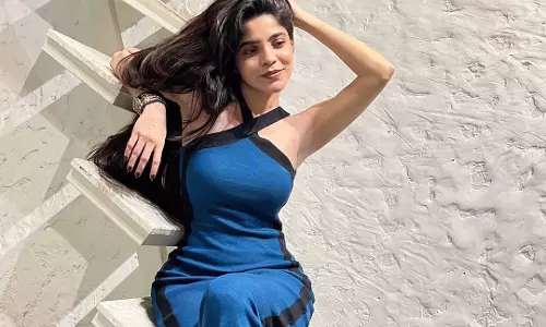 Divya Bharathi Looks Adorable in Blue