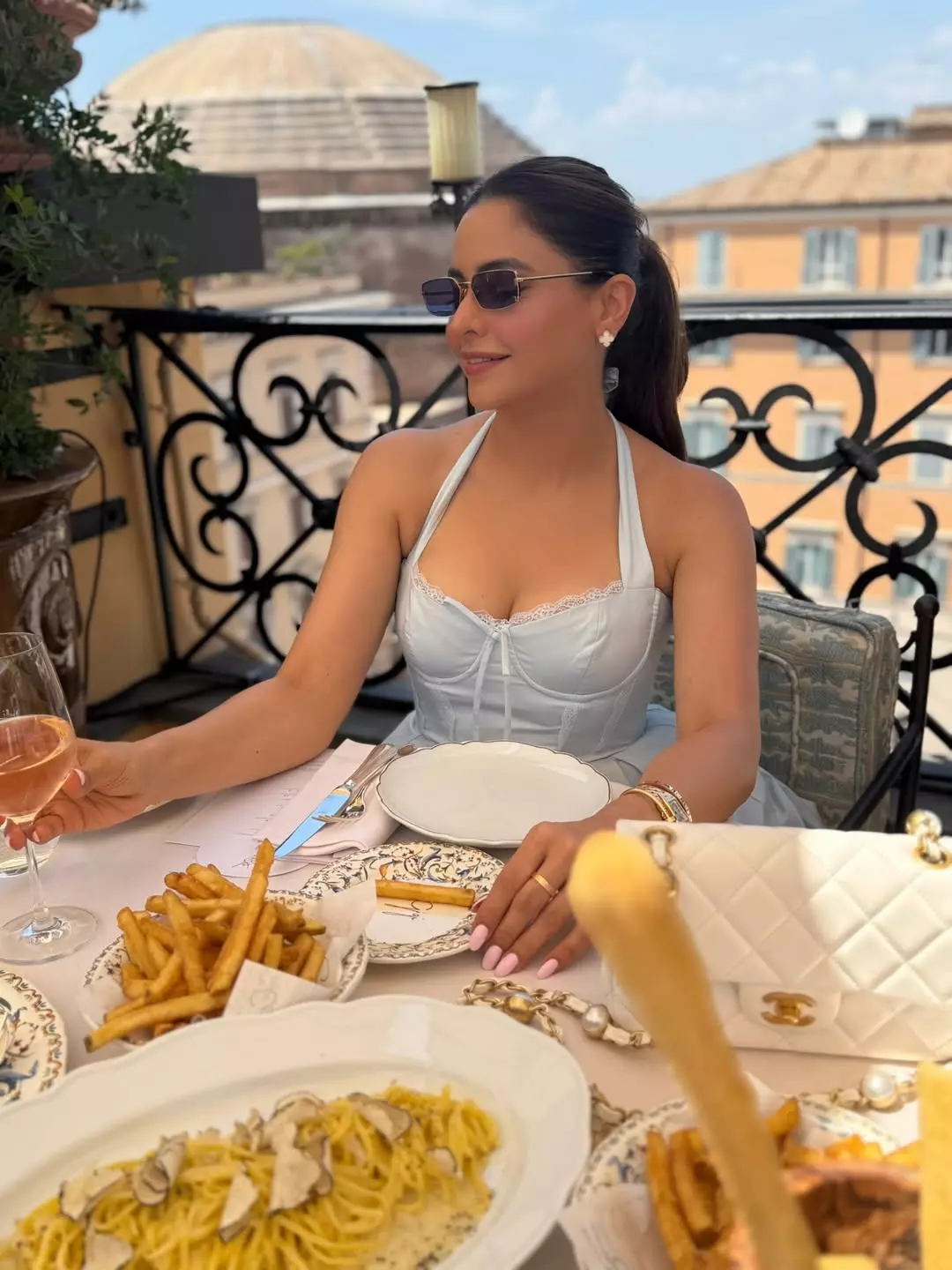 Aamna Sharif’s Italian-Style Fashion Moment Is Pure Magic Aamna Sharif’s Italian-Style Fashion Moment Is Pure Magic