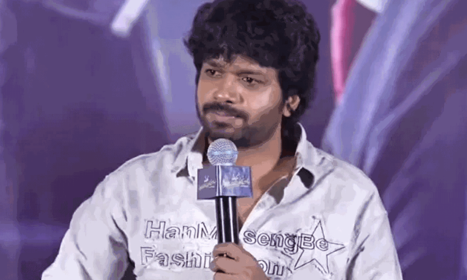 ఏదైనా అడిగే దాన్ని బట్టే ఉంటుందంటున్న డైరెక్టర్ ఏదైనా అడిగే దాన్ని బట్టే ఉంటుందంటున్న డైరెక్టర్