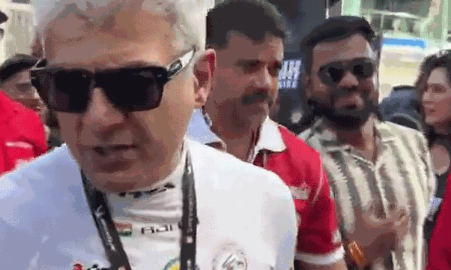 ఫ్యాన్స్ కి సూపర్ స్టార్ వార్నింగ్...!