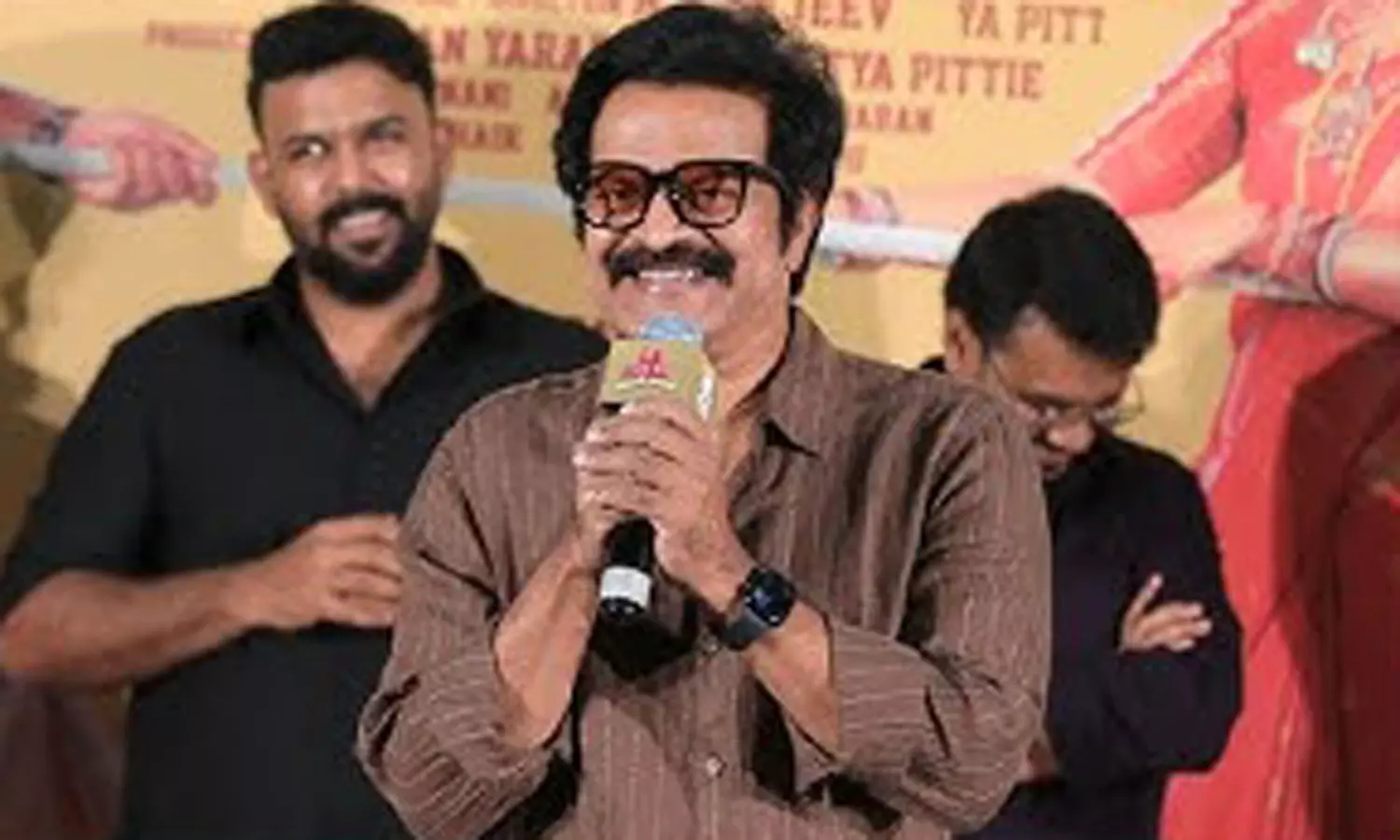 చలాన్ కట్టండి ప్లీజ్.. స్టేజ్ మీదే ప్రొడ్యూసర్ కి బ్రహ్మాజీ రిక్వెస్ట్!