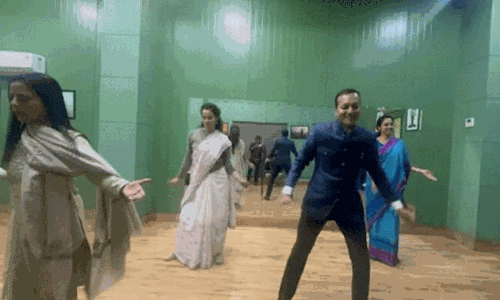 పెళ్లిళ్ల‌లో డ్యాన్సులు చేయ‌న‌ని చెప్పిన కంగ‌న ఇలా చేసిందేమిటి?