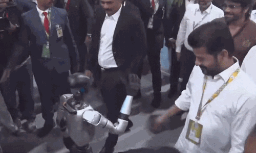 గ్లోబల్‌ సమ్మిట్‌లో స్పెషల్‌ అట్రాక్షన్‌గా తెలుగురాష్ట్రాల్లో తొలి రోబో