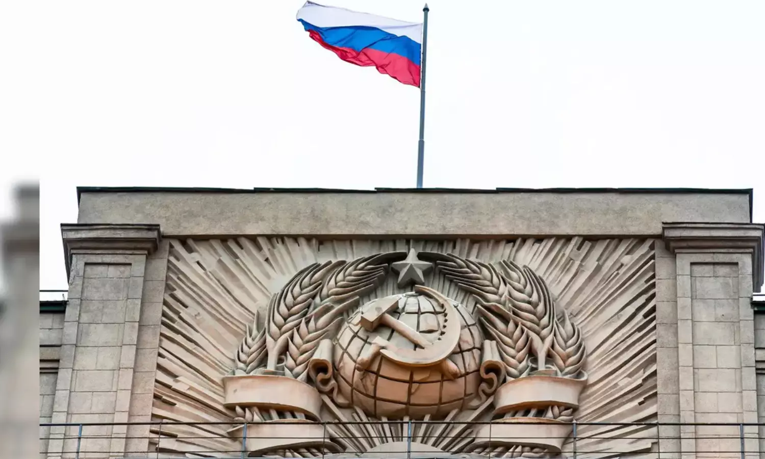 మూడేళ్లు ఉండొచ్చు.. విదేశీయులకు ద్వారాలు తెరిచిన రష్యా మూడేళ్లు ఉండొచ్చు.. విదేశీయులకు ద్వారాలు తెరిచిన రష్యా