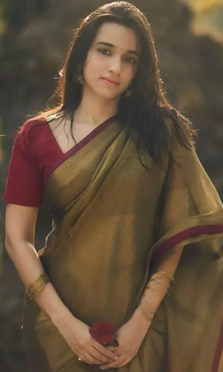 Is Any Girl More Beautiful Than Nuveksha in a Saree?