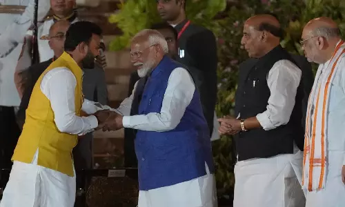 గో ఎహెడ్  రామ్మోహన్....సంక్షోభ వేళ మోడీ