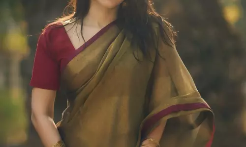 Is Any Girl More Beautiful Than Nuveksha in a Saree?