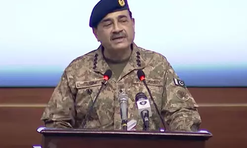 భారత్  ను మళ్లీ రెచ్చగొట్టిన పాక్  సీడీఎఫ్.. తొలి ప్రసంగంలో సంచలన వ్యాఖ్యలు!