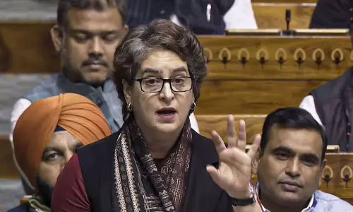 కాంగ్రెస్ కొత్త ప్రయోగం...ప్రియాంక అయితేనే బెటర్