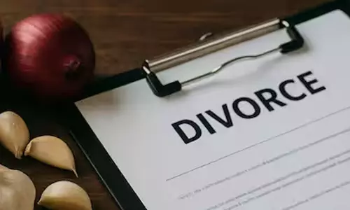 22 ఏళ్ల వివాహ బంధానికి ముగింపు పలికిన కిచెన్ గొడవ!