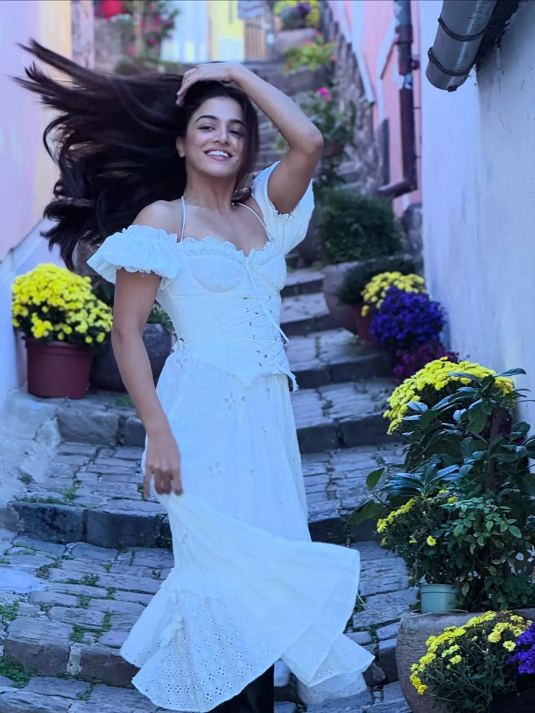 Wamiqa Gabbi Radiates Elegance in Fresh Floral-Path Moments Wamiqa Gabbi Radiates Elegance in Fresh Floral-Path Moments