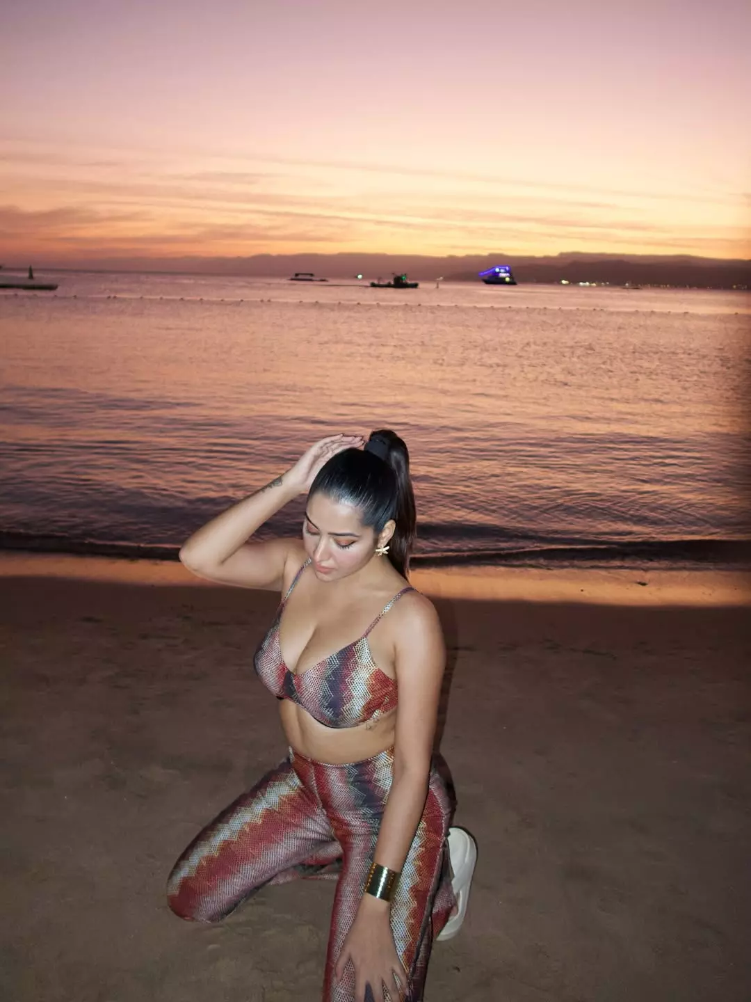 Simran Kaur Captures Hearts with Aqaba’s Scenic Magic Simran Kaur Captures Hearts with Aqaba’s Scenic Magic