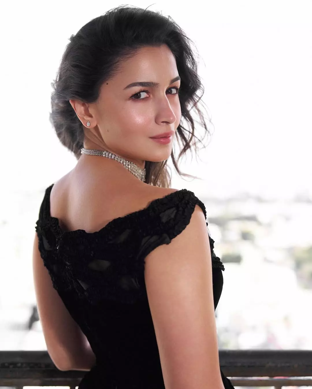 Alia Bhatt Teases Her First Look from Spy Film Alpha at Red Sea Film Festival Alia Bhatt Teases Her First Look from Spy Film Alpha at Red Sea Film Festival