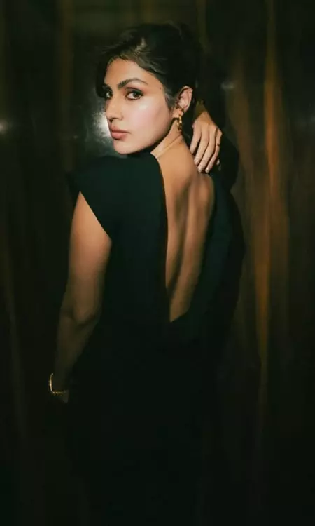 Rhea Chakraborty Redefines Elegance in Chic Black Ensemble