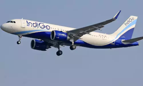 ఏంటీ టికెట్ల ధర దోపిడీ? కేంద్రంపై హైకోర్టు సీరియస్