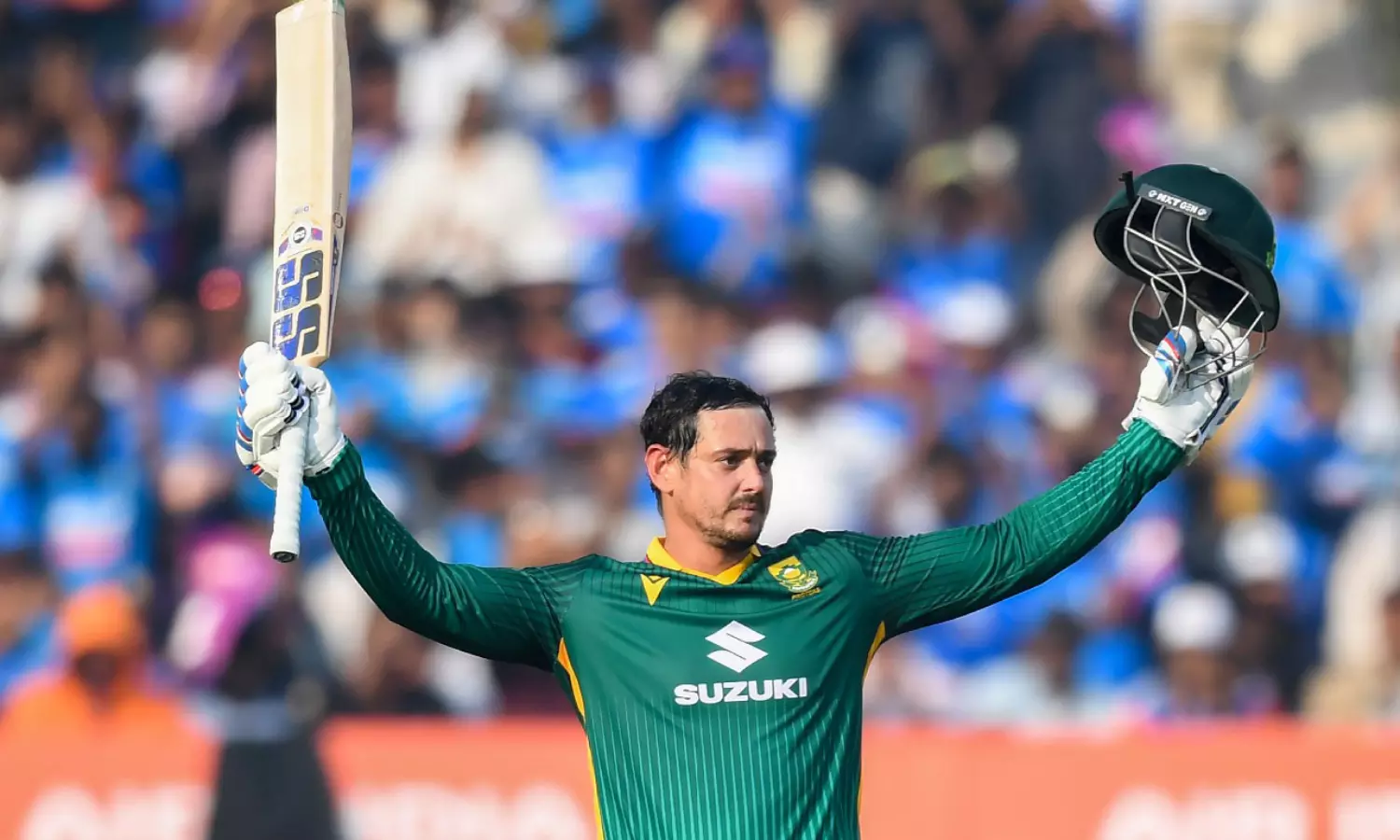 విశాఖలో సెంచరీ..ఫ్రాంచైజీ మనసు చోరీ.. కోటితో వేలంలోకి విశాఖలో సెంచరీ..ఫ్రాంచైజీ మనసు చోరీ.. కోటితో వేలంలోకి