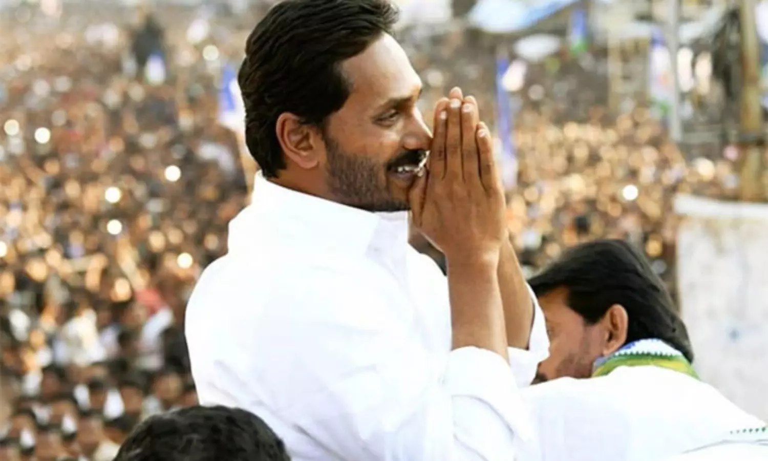 జగన్ పాదయాత్రపై సస్పెన్స్.. స్ట్రాంగ్ రీజన్ ఇదే.. ! జగన్ పాదయాత్రపై సస్పెన్స్.. స్ట్రాంగ్ రీజన్ ఇదే.. !