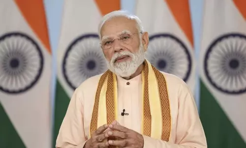 మోడీ వెళ్ళేది అందుకే ...బీజేపీ కాంగ్రెస్ ల మధ్య డైలాగ్ వార్