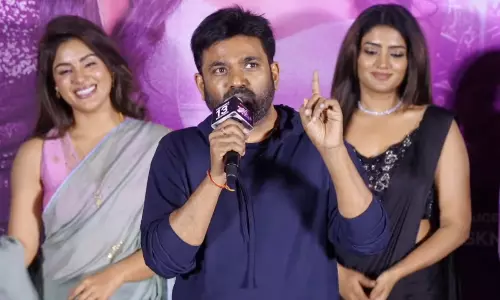 మారుతి మీద రాజా సాబ్ ప్రెజర్..?