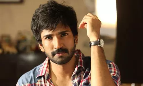 ఓ వైపు విల‌న్ గా.. మ‌రోవైపు హీరోగా.. ఆది రేర్ ఫీట్