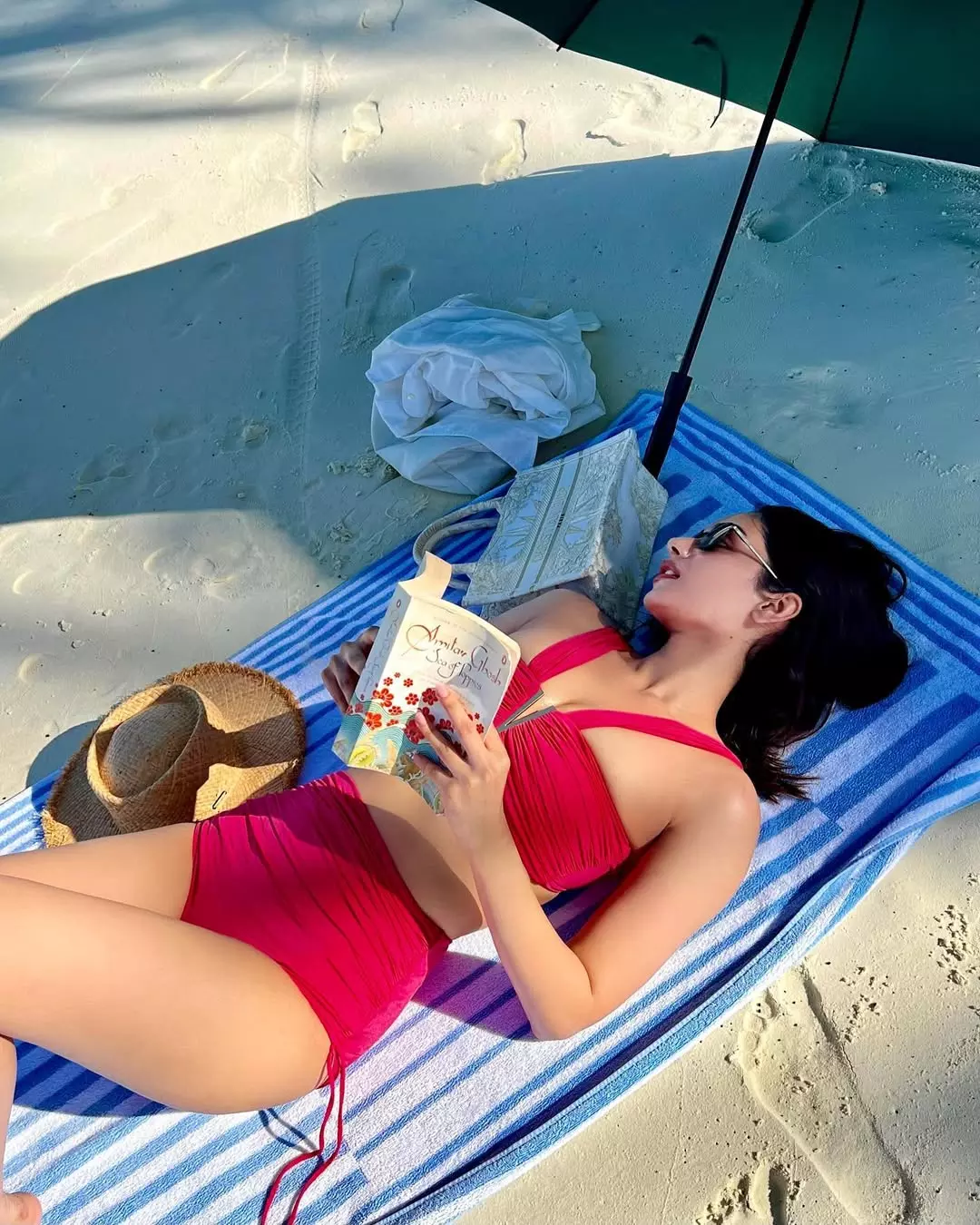 Manushi Chhillar Black Dress Rules Instagram Manushi Chhillar Black Dress Rules Instagram