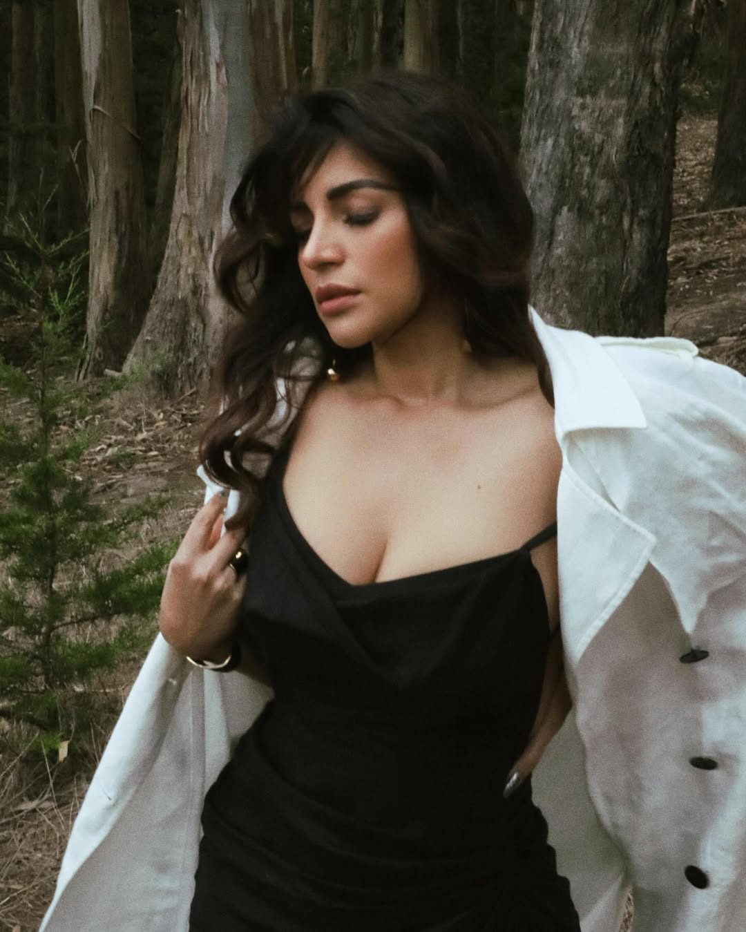 Shama Sikander’s Glow Steals the Frame in Christmas Moment