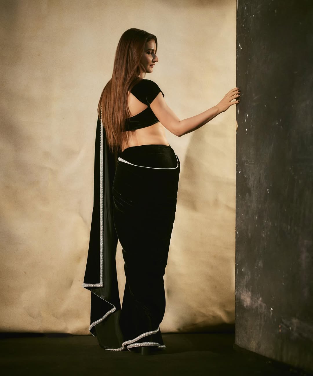 Effortless Queen Vibes: Fatima Sana Shaikh’s Latest Saree Look