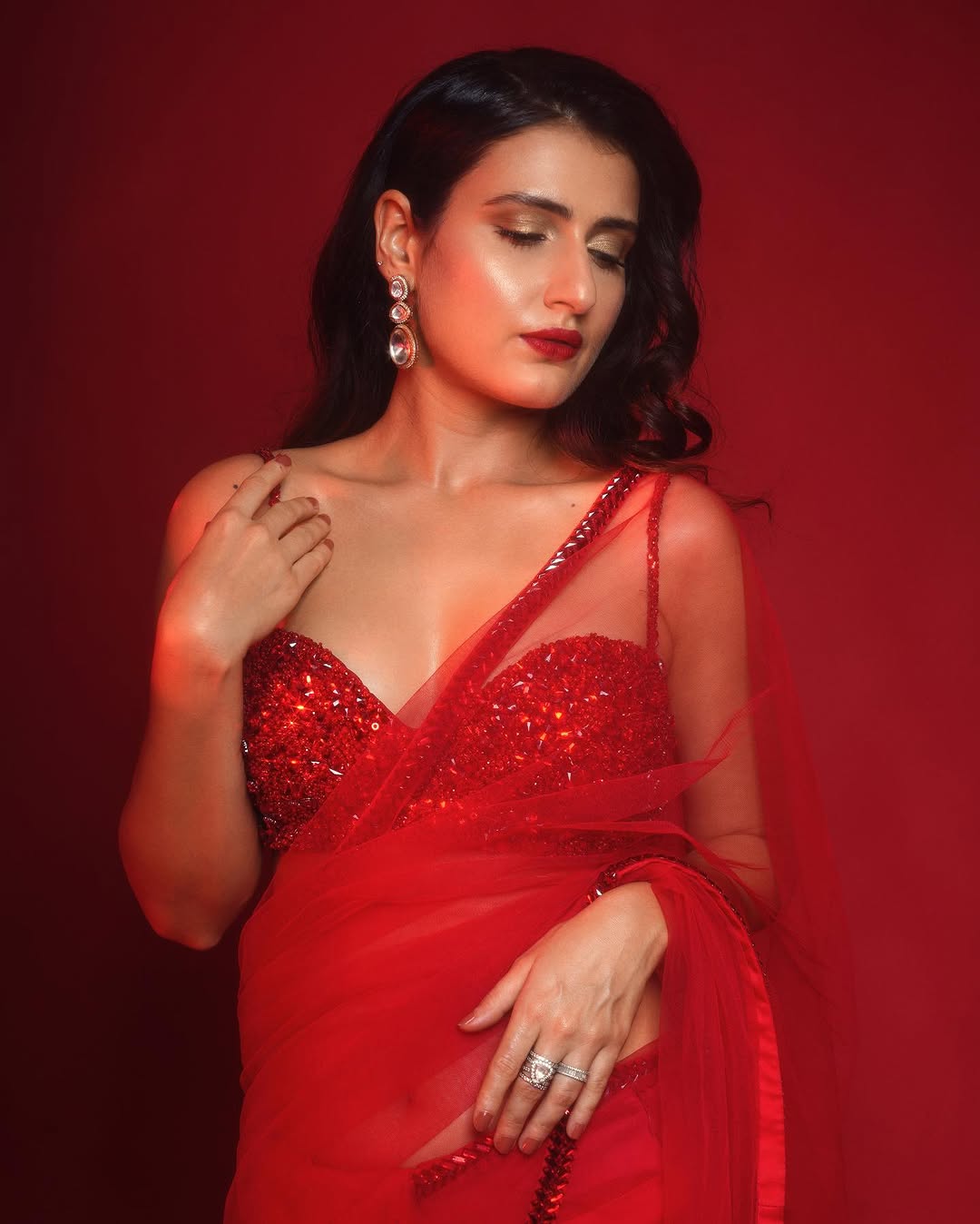Effortless Queen Vibes: Fatima Sana Shaikh’s Latest Saree Look