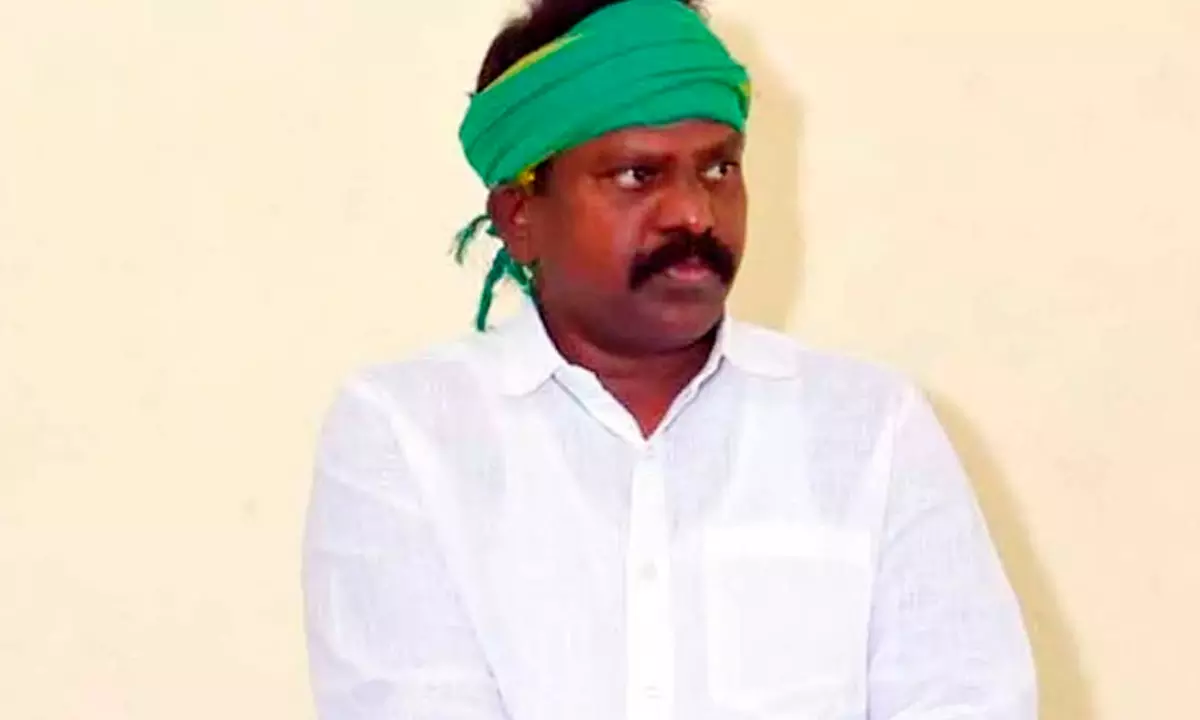కొలికపూడి ‘స్టేటస్’ మారలేదు.. టీడీపీ ఏం చేయలేదన్న ధీమానే కారణమా? కొలికపూడి ‘స్టేటస్’ మారలేదు.. టీడీపీ ఏం చేయలేదన్న ధీమానే కారణమా?