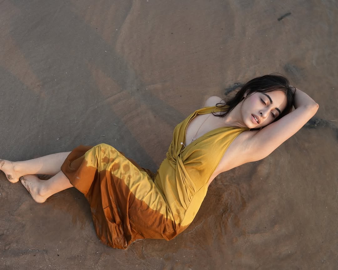 Niyati Fatnani’s Dreamy Saree Look Goes Viral Niyati Fatnani’s Dreamy Saree Look Goes Viral