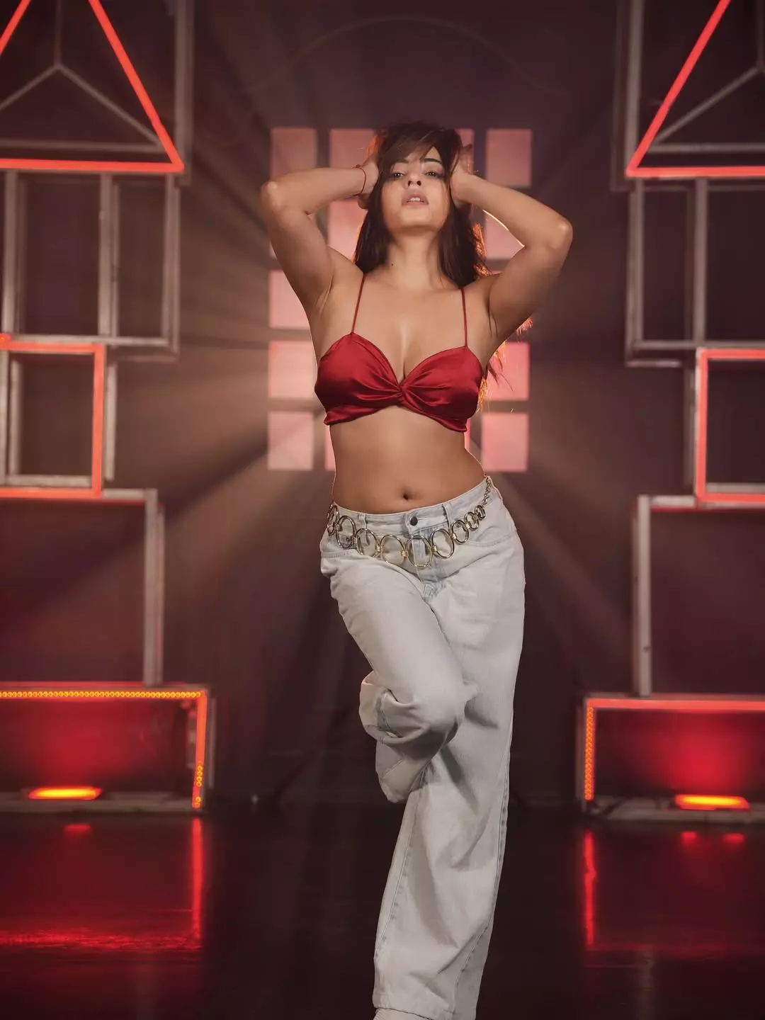 Niyati Fatnani’s Dreamy Saree Look Goes Viral