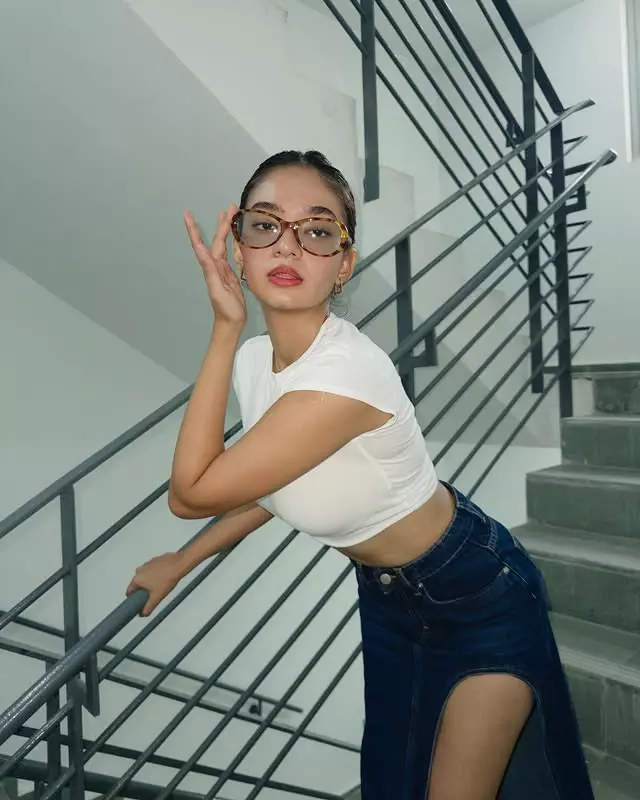 Midnight Glow: Anushka Sen’s Timeless Charm Midnight Glow: Anushka Sen’s Timeless Charm