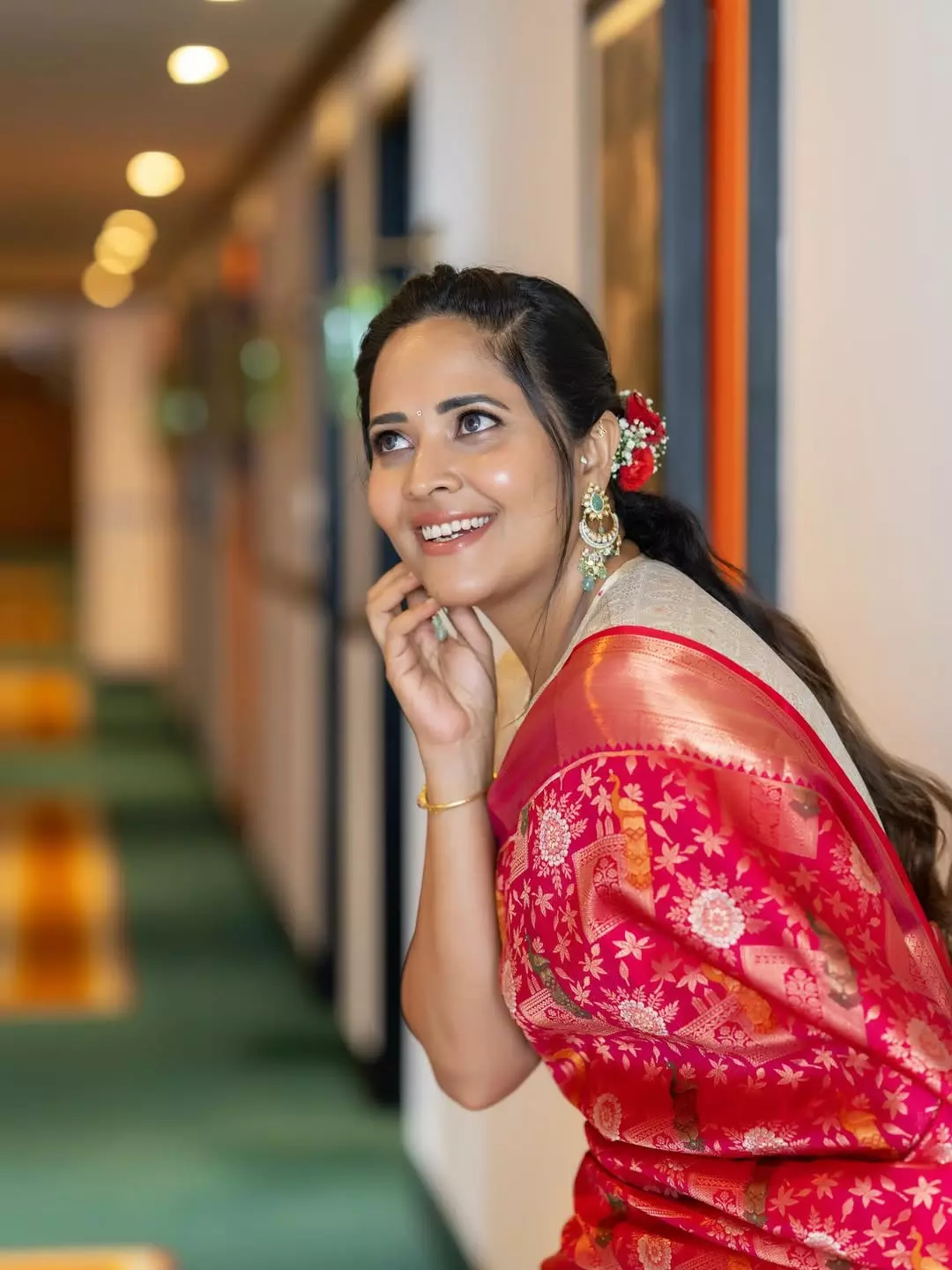 Anasuya in a Graceful Pink Saree Look Anasuya in a Graceful Pink Saree Look