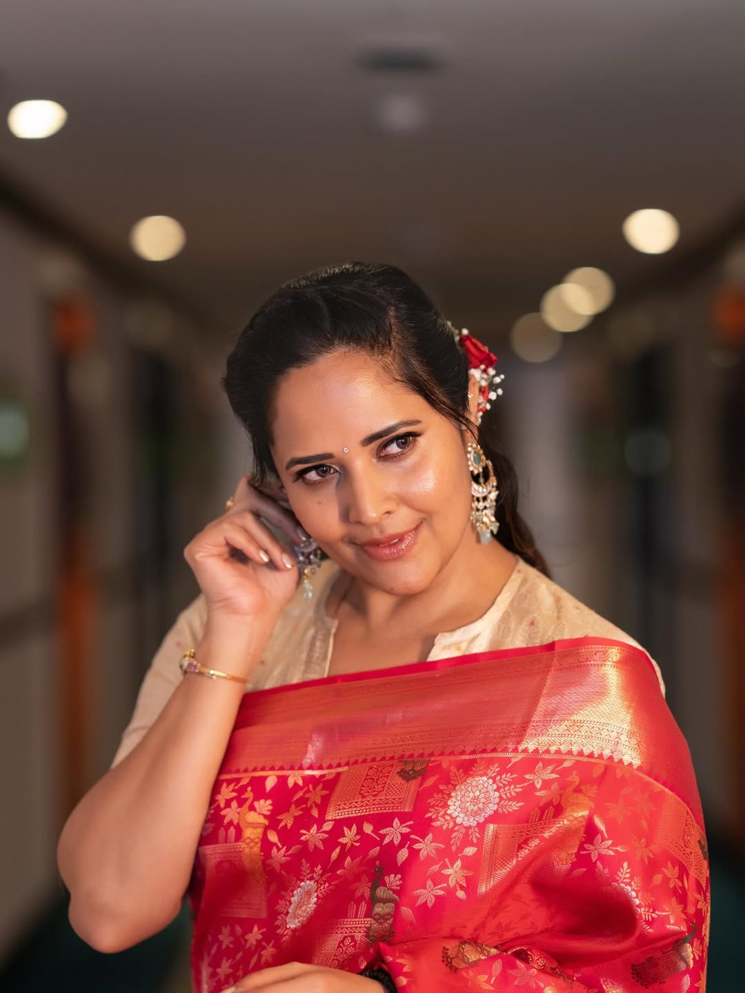 Anasuya in a Graceful Pink Saree Look Anasuya in a Graceful Pink Saree Look