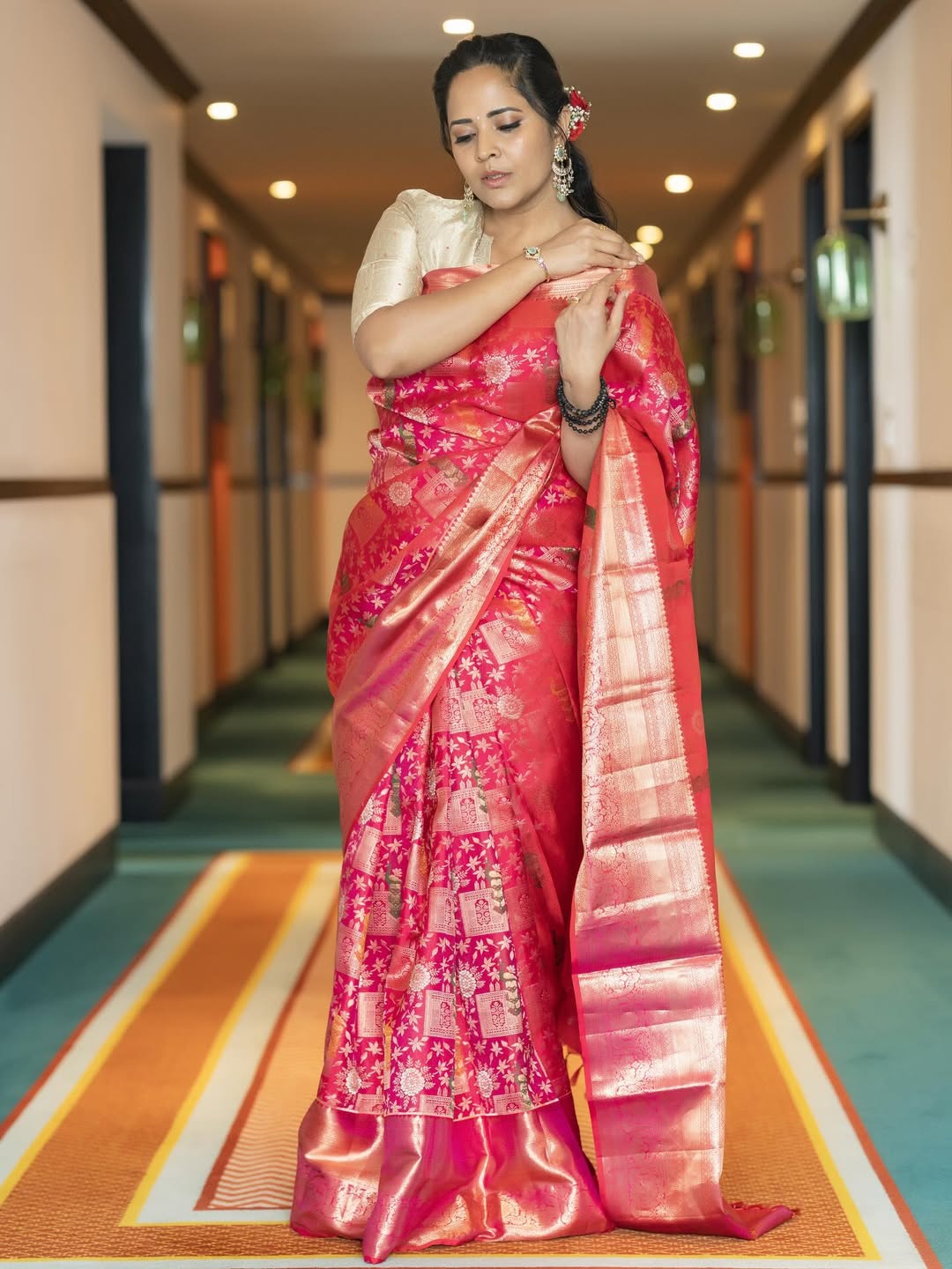 Anasuya in a Graceful Pink Saree Look Anasuya in a Graceful Pink Saree Look