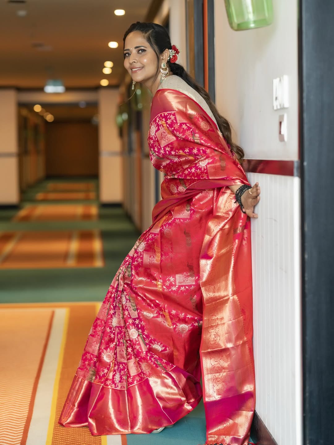 Anasuya in a Graceful Pink Saree Look Anasuya in a Graceful Pink Saree Look