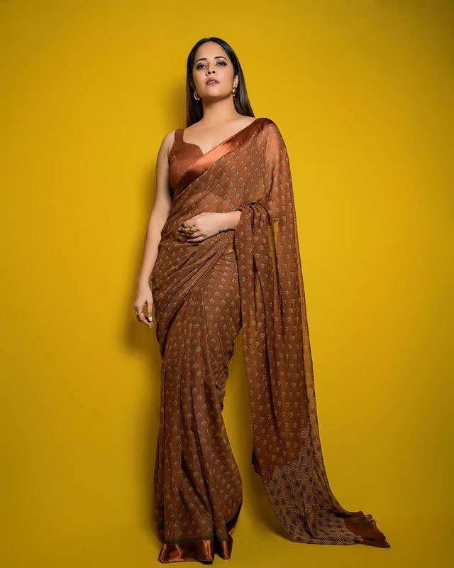 Anasuya in a Graceful Pink Saree Look