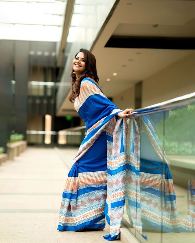 Anasuya in a Graceful Pink Saree Look