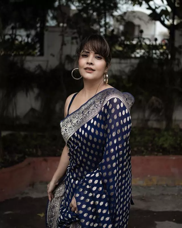 Anasuya in a Graceful Pink Saree Look