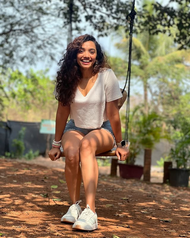 Saanve Megghana Lights Up the Evening Sky