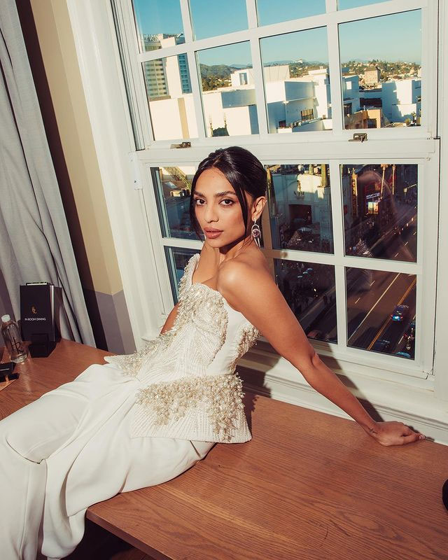 Sobhita Dhulipalas Gold Lehenga Portrays Royal Moment Sobhita Dhulipalas Gold Lehenga Portrays Royal Moment