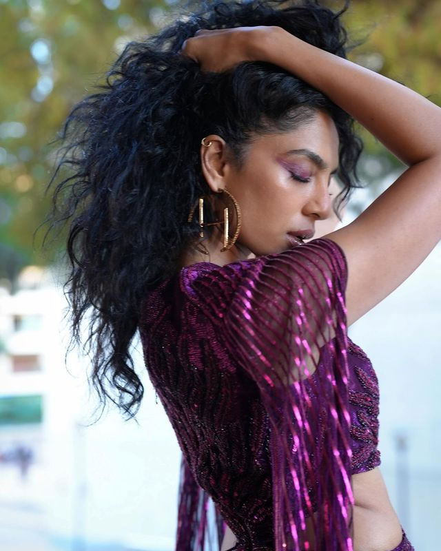 Sobhita Dhulipalas Gold Lehenga Portrays Royal Moment