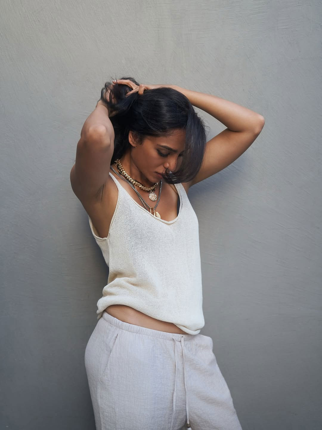 Sobhita Dhulipalas Gold Lehenga Portrays Royal Moment Sobhita Dhulipalas Gold Lehenga Portrays Royal Moment