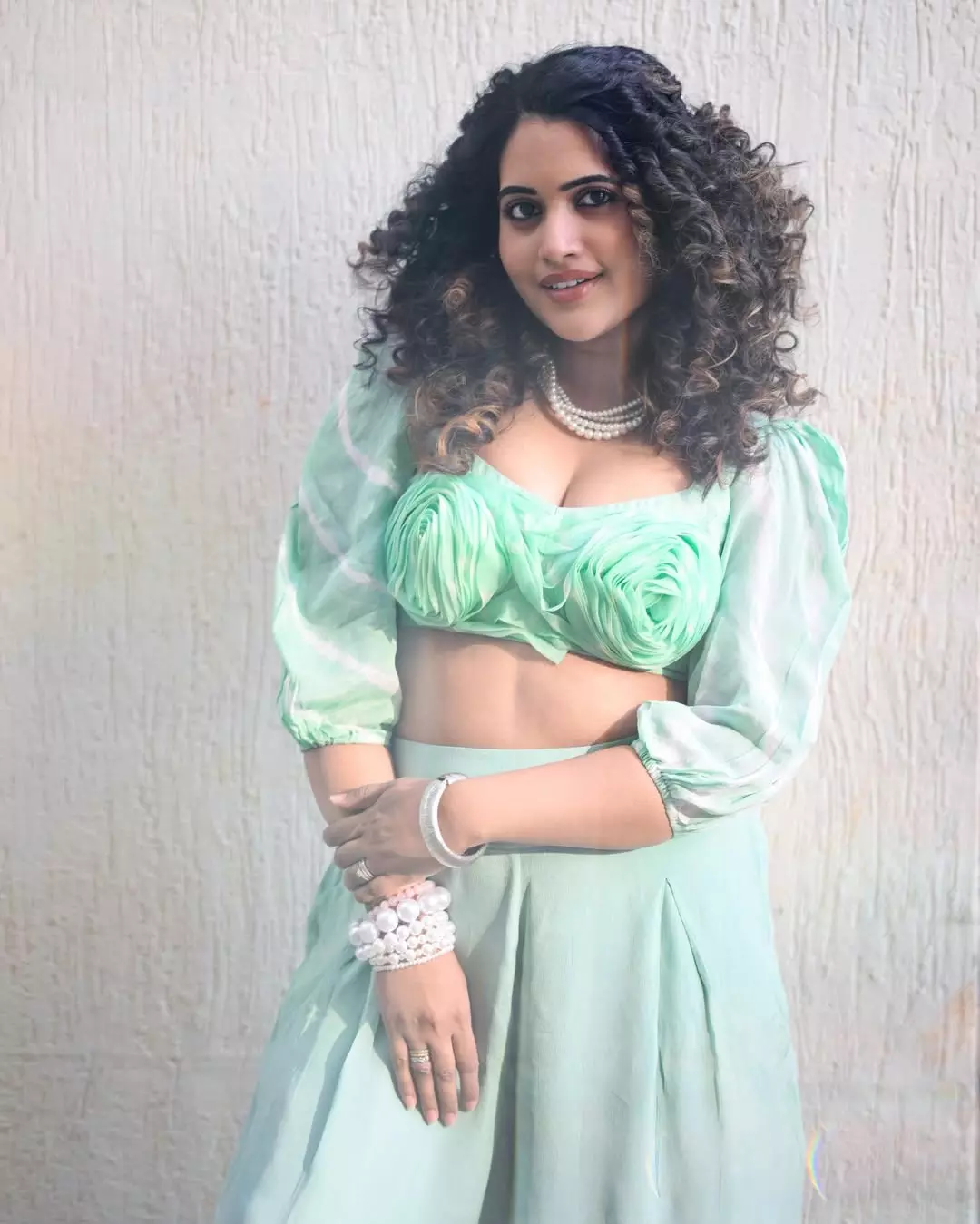 Sravanthi Chokarapu Wows Fans with Chic Two-Piece Look Sravanthi Chokarapu Wows Fans with Chic Two-Piece Look