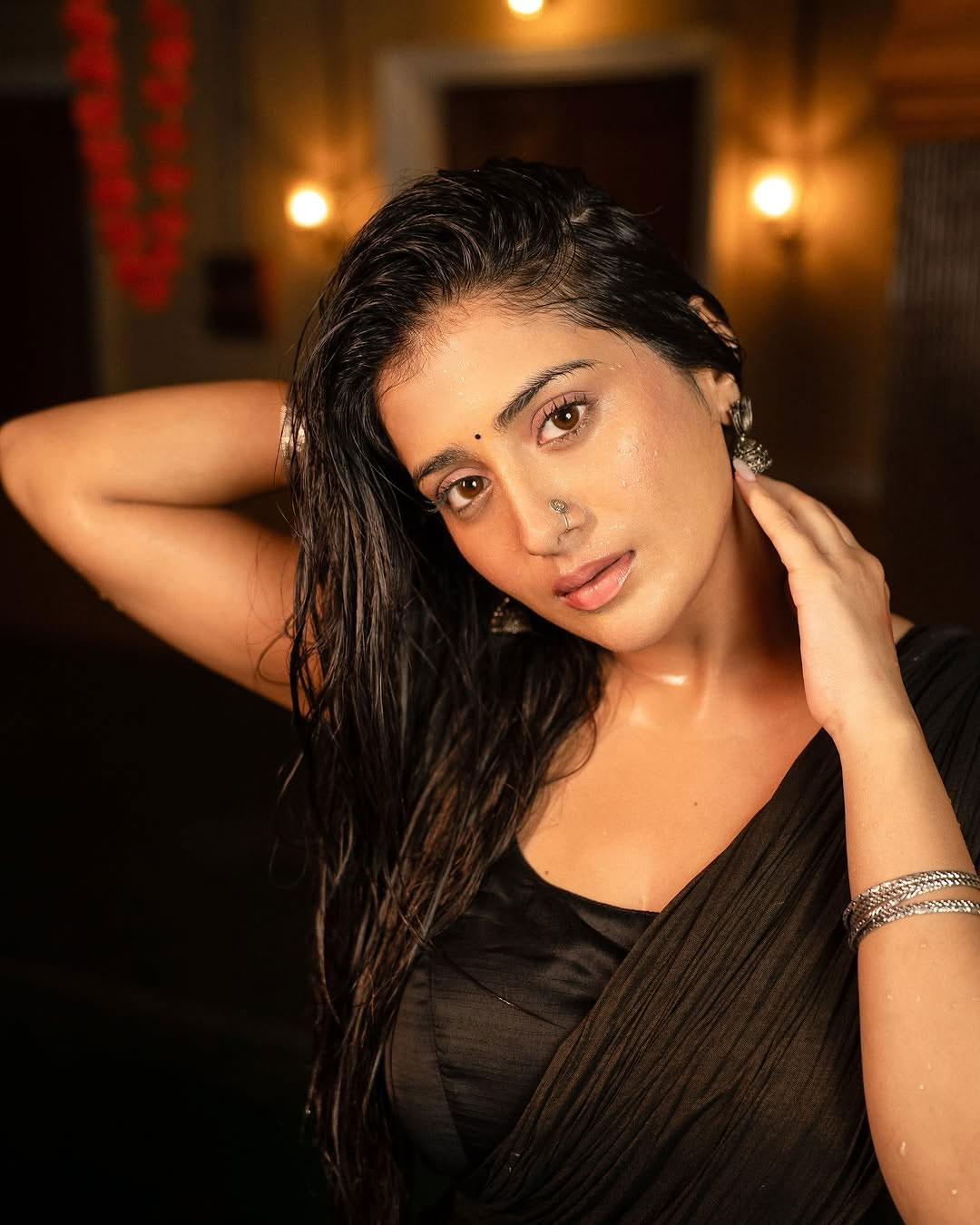 3Roses Star Rashi Singh Wows Fans with Stunning Outfit