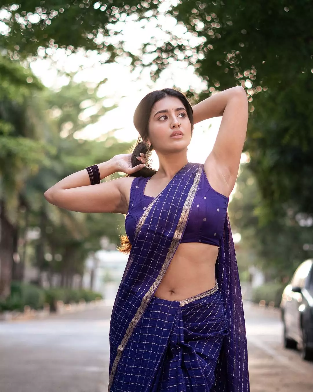 3Roses Star Rashi Singh Wows Fans with Stunning Outfit