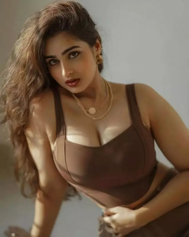 Ayesha Khan Shines With Viral Dhurandhar Song Shararat