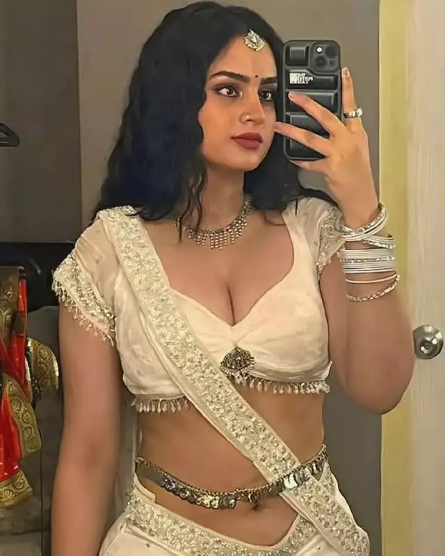 Ayesha Khan Shines With Viral Dhurandhar Song Shararat Ayesha Khan Shines With Viral Dhurandhar Song Shararat