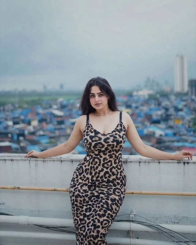 Ayesha Khan Shines With Viral Dhurandhar Song Shararat